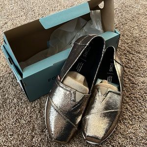 Tom’s gold crackle shimmer shoes-size 7.5